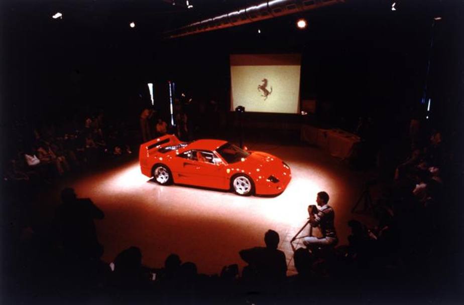 Trent&#39;anni fa la presentazione della Ferrari F40, modello capolavoro di ingegneria e stile, eccezionalmente avanti per l&#39;epoca. Fu la prima stradale del Cavallino a poter superare i 320 km/h